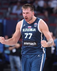 不再保守？东契奇欧锦赛大放异彩 湖人或放弃谨慎策略着眼当下