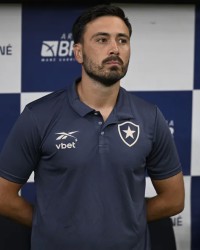 DOTA2-找到漏洞！小安切洛蒂还未注册仍指挥比赛，变身球队门将教练助手